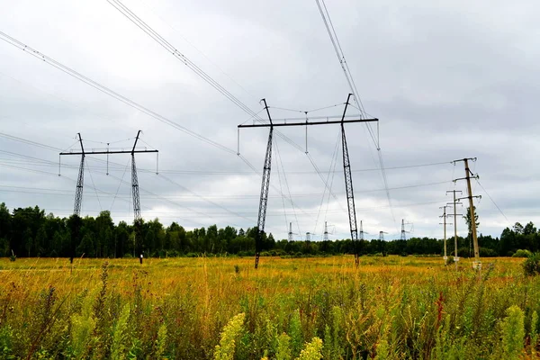 Elektropodstancii Tüm Bölgeye Ucuz Enerji Veriyor — Stok fotoğraf