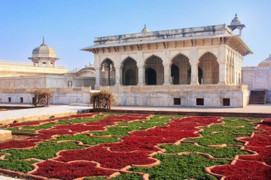 Has Mahal ve Agra Kalesi, Uttar Pr Anguri Bagh (üzüm Bahçesi)