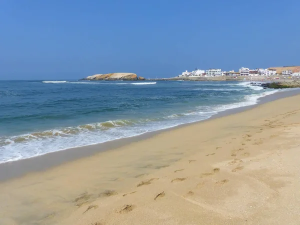Sandy beach of Punta Hermosa in Peru — Stock Photo, Image