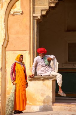 Amber, Hindistan - 13 Kasım: Kimliği belirsiz kişi geri kalan dört