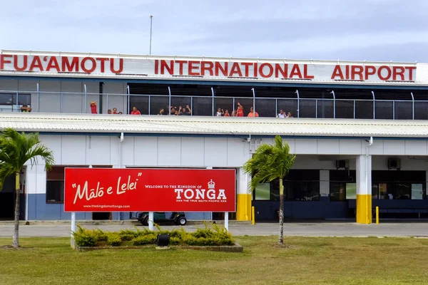 TONGATAPU, TONGA - 10 de noviembre: Aeropuerto Internacional de Fua 'amotu —  Fotos de Stock