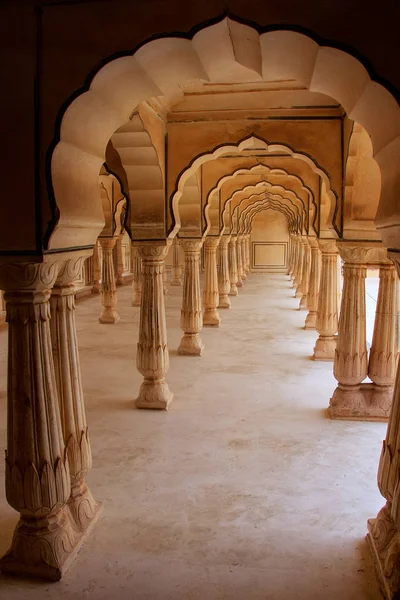 Sattais Katcheri Hall em Amber Fort perto de Jaipur, Rajasthan, Indi — Fotografia de Stock