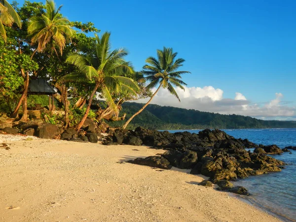 Sandy beach Lavena Köyü Taveuni Island, Fiji