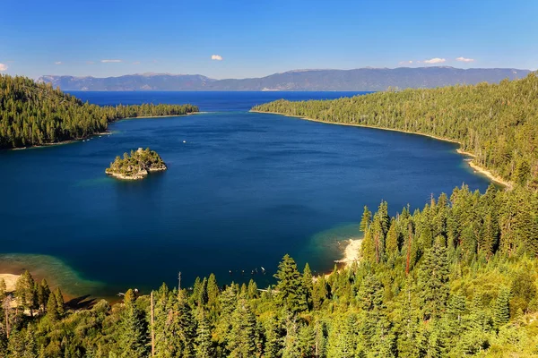 Emerald Bay at Lake Tahoe with Fannette Island, California, USA — Stock Photo, Image