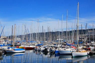 Trieste, İtalya - 21 Haziran: tekneler yat limanında demirlemiş 21 Haziran, 