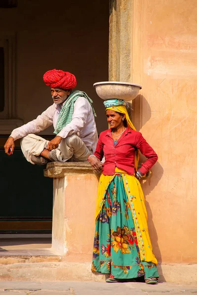 AMBER, INDIA - NOVEMBER 13: Unidentified people rest in the four — Stock Photo, Image