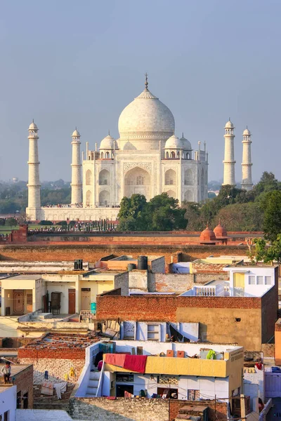 Toits du quartier Taj Ganj et Taj Mahal à Agra, Inde — Photo