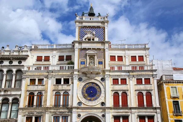 Wieża zegarowa na Piazza di San Marco w Wenecji, Włochy — Zdjęcie stockowe