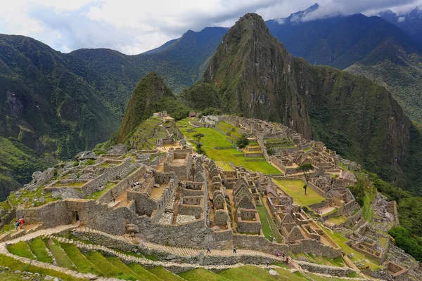 Ciudadela inca Machu Picchu en Perú — Foto de Stock