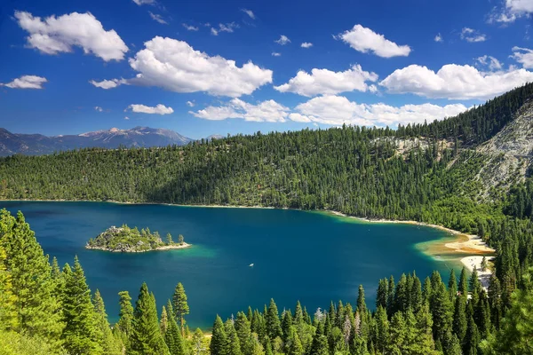 Fannette ostrov v Emerald Bay v Lake Tahoe, Kalifornie, Usa — Stock fotografie