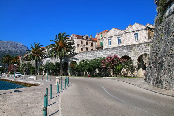 Road around Korcula old town walls, Croatia — Stock Photo, Image