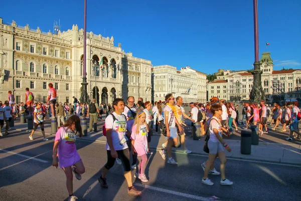 Trieste, İtalya - 20 Haziran: Kimliği belirsiz kişi içinde C katılmak