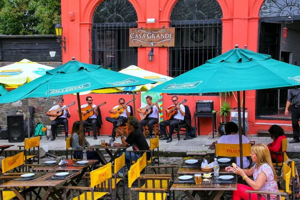 2014 년 12 월 8 일에 Colonia, 우루과이-12 월 8 일: 스트리트 카페 나 — 스톡 사진