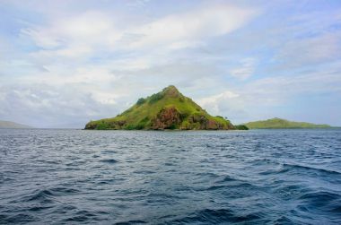 Komodo Naional Parkı, Flores Denizi, Nusa Tenggar Volkanik ada