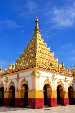 Mavi gökyüzü gün Mikail Pagoda anıt, Myanmar