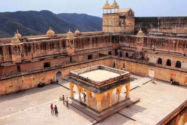 Vista del cuarto patio en Amber Fort cerca de Jaipur, Rajastha —  Fotos de Stock