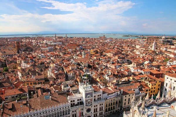 Utsikt över Venedig från Markusplatsen Campanile, Italien — Stockfoto