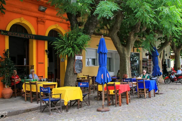 2014 년 12 월 8 일에 Colonia, 우루과이-12 월 8 일: 스트리트 카페 나 — 스톡 사진