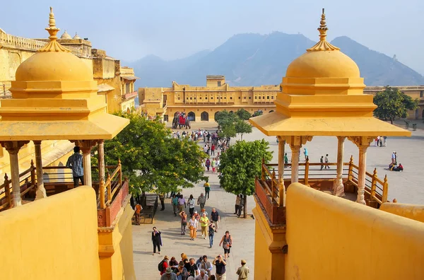 AMBER, INDIA - 13 NOVEMBRE: Veduta di Jaleb Chowk - cortile principale — Foto Stock