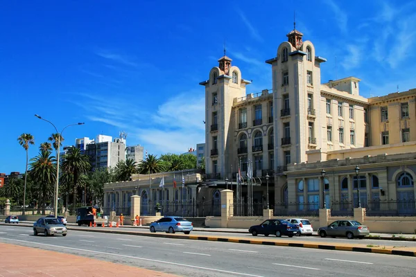 Mercosur Parliament building along the bank of Rio de la Plata i — Stock Photo, Image