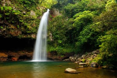 Bouma Ulusal Miras Park, Taveuni alt Tavoro şelaleler