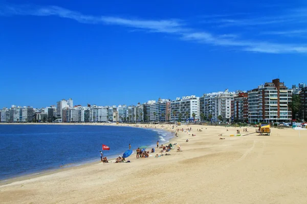 Pocitos stranden längs stranden av Rio de la Plata i Montevide — Stockfoto