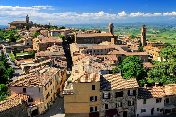 Άποψη της πόλης Montalcino από το φρούριο στην κοιλάδα Val d'Orcia, Τοσκάνης — Φωτογραφία Αρχείου