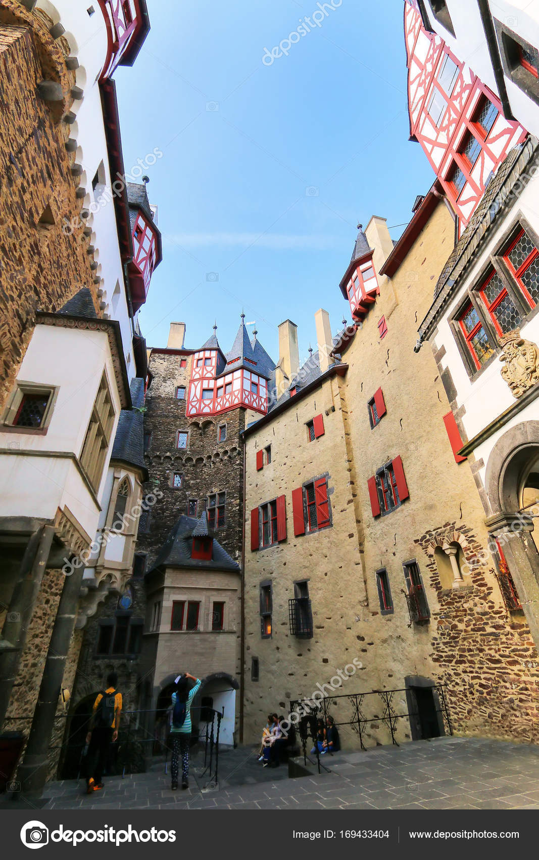 Innenhof Der Burg Eltz In Rheinland Pfalz Deutschland