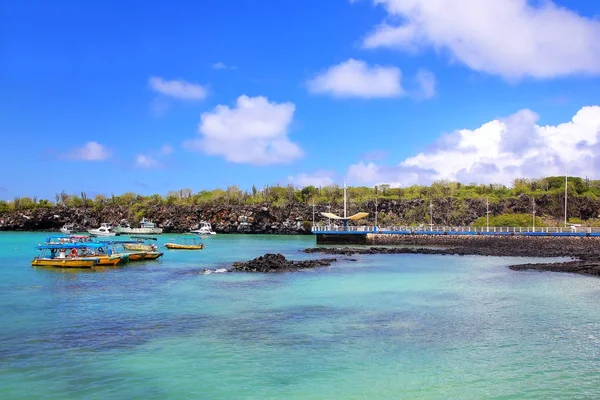 Puerto Ayora Hafen auf Santa Cruz Insel, Galapagos National par par — Stockfoto