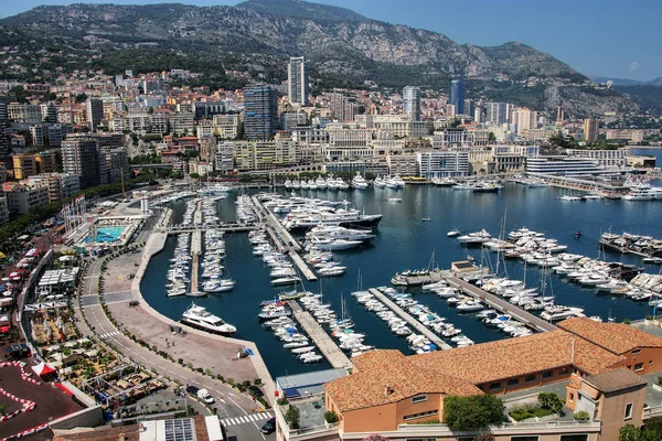 Вид на квартал Ла Кондамин и Порт Геркулес в Монако — стоковое фото
