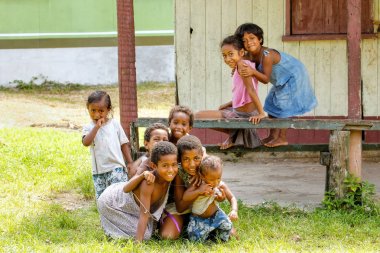 Lavena, Fiji - 27 Kasım: Tanımlanamayan çocuk oyun Lavena içinde