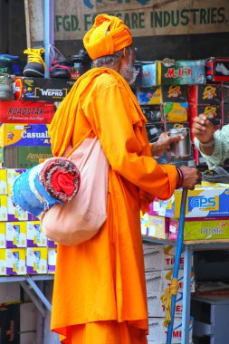 Agra, Hindistan - 10 Kasım: Kinari Bazaa kimliği belirsiz yalvarır