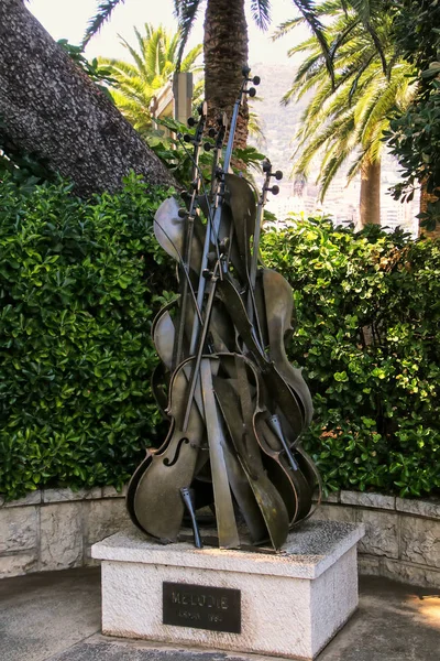 Monaco-Ville, Monaco-11 juli: Sculpture Melodie door Arman in Sa — Stockfoto