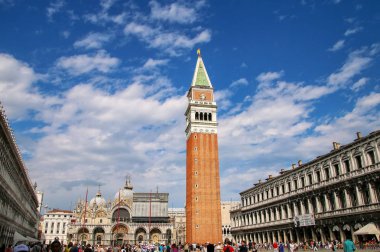 Venice, İtalya-21 Haziran: St Mark's Campanile üzerinde Piazza San Marco o