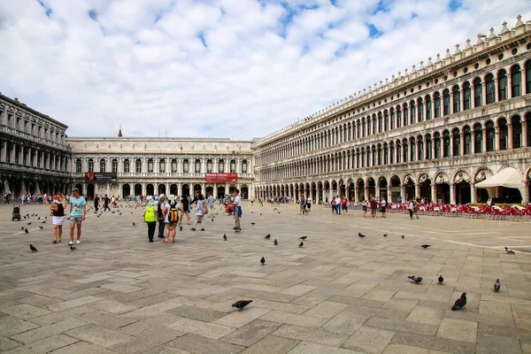 Venice, Olaszország-június 22: Piazza San Marco, a Veni, 2015. június 22 — Stock Fotó