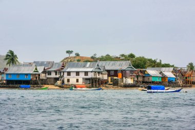Küçük adada ın Komodo Ulusal Parkı, Nusa Te tipik köy