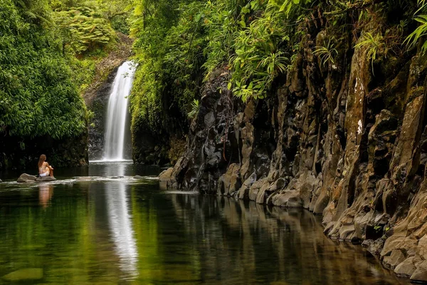 Cascada de Wainibau al final del paseo costero de Lavena en Taveuni —  Fotos de Stock