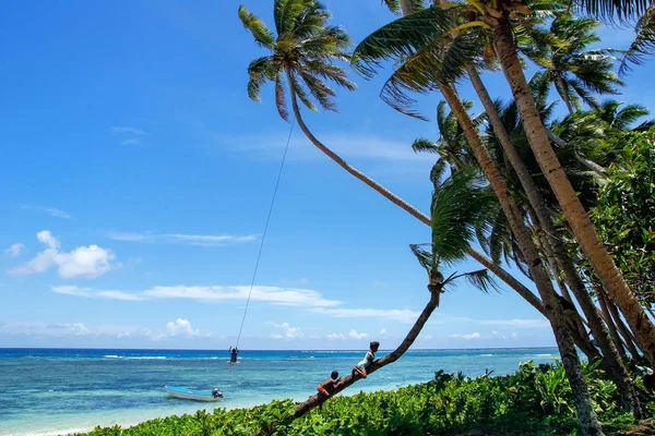 Côte du village de Lavena sur l'île de Taveuni, Fidji — Photo