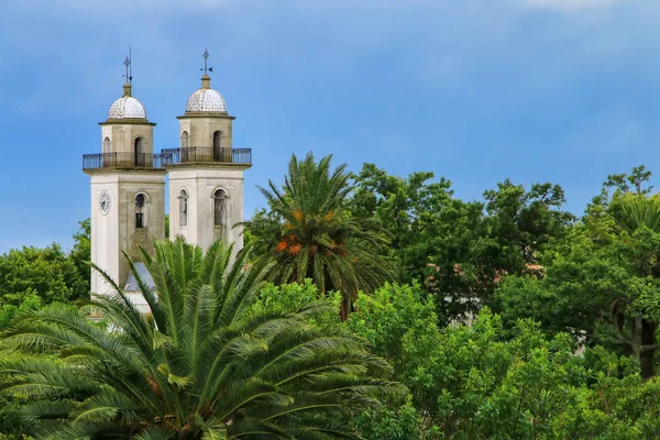 Dzwonnic Bazyliki Najświętszego Sakramentu w Colonia del Sac — Zdjęcie stockowe