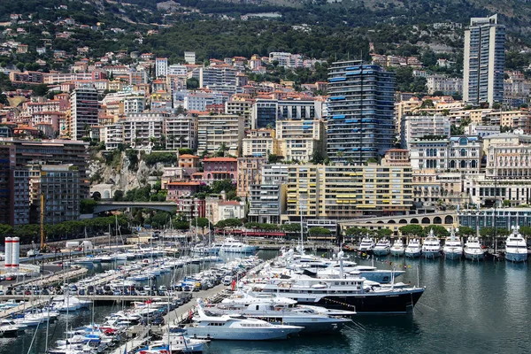 Вид на квартал Ла Кондамин и Порт Геркулес в Монако — стоковое фото