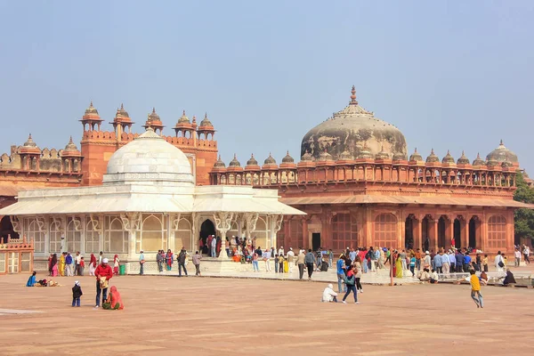 FATEHPUR SIKRI, INDE-JANVIER 30 : Tombeau de Salim Chishti dans le c — Photo