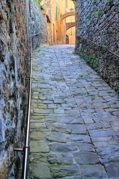 Narrow Street Historic Center Montalcino Town Val Orcia Tuscany Italy — стоковое фото