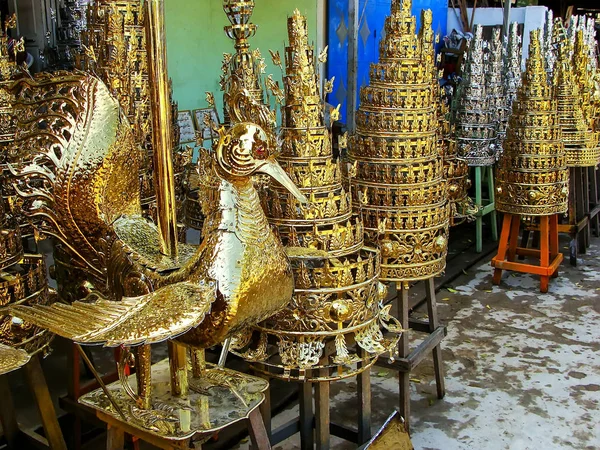 Zobrazení Kovových Práce Tržišti Nedaleko Mahamuni Pagoda Mandalay Myanmar Mahamuni — Stock fotografie