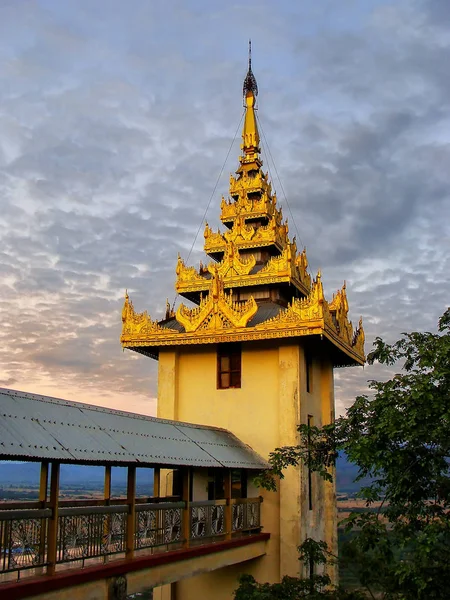 Tour Ascenseur Passerelle Pagode Sutaungpyei Sommet Mandalay Hill Mandalay Myanmar — Photo