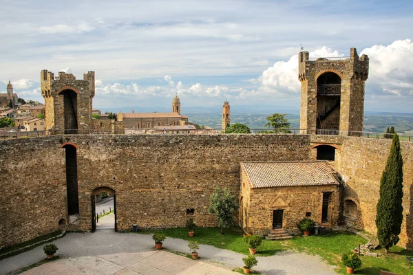 Αυλή Του Montalcino Φρούριο Στη Val Orcia Τοσκάνη Ιταλία Φρούριο — Φωτογραφία Αρχείου