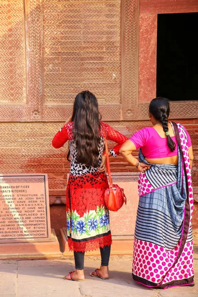 Mujeres Que Visitan Fatehpur Sikri Uttar Pradesh India Fatehpur Sikri —  Fotos de Stock