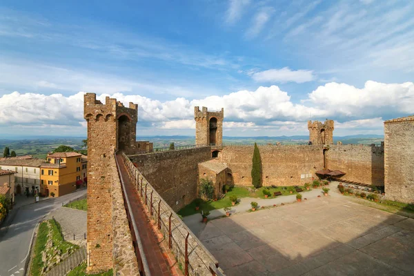 Courtyard Montalcino Vár Val Orcia Toszkána Olaszország Erőd Tetején Város — Stock Fotó