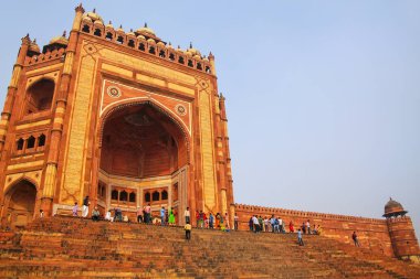 Fatehpur Sikri, Hindistan-Ocak 30: Buland Jama Mescidi için 30 Ocak 2011 Fatehpur Sikri, Hindistan önde gelen Darwasa (zafer kapısı). Bu dünyada en yüksek ağ geçididir