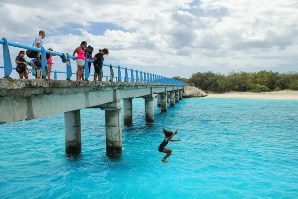 Ouvea New Caledonia January Unidentified People Jump Mouli Bridge Ouvea — Stok fotoğraf