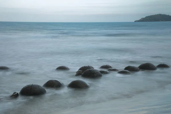 Moeraki Balvany Soumraku Pláži Koekoho Otago Jižní Ostrov Nový Zéland — Stock fotografie